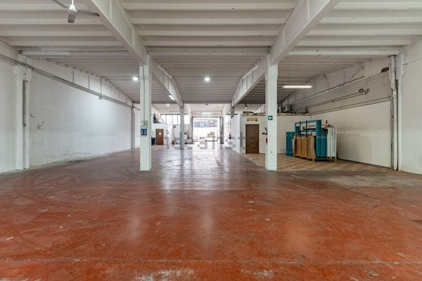 locale commerciale in vendita a Liscate