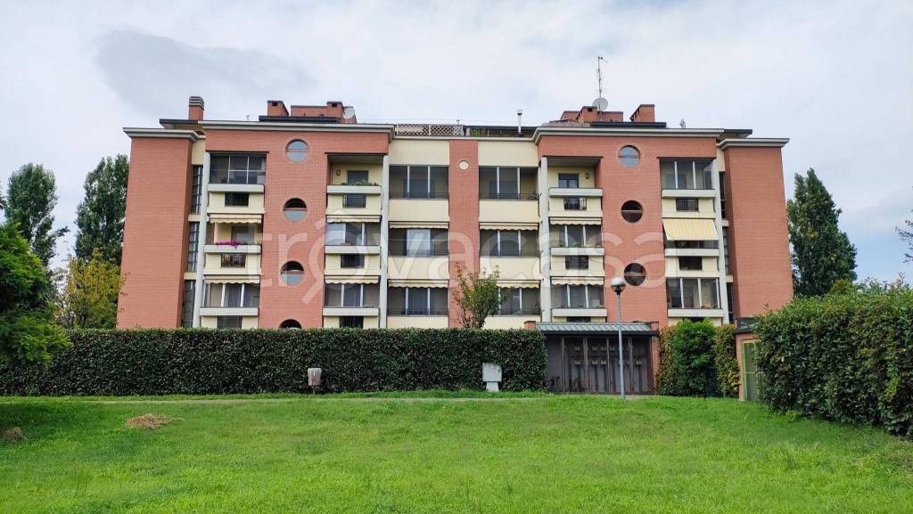 appartamento in vendita a Locate di Triulzi