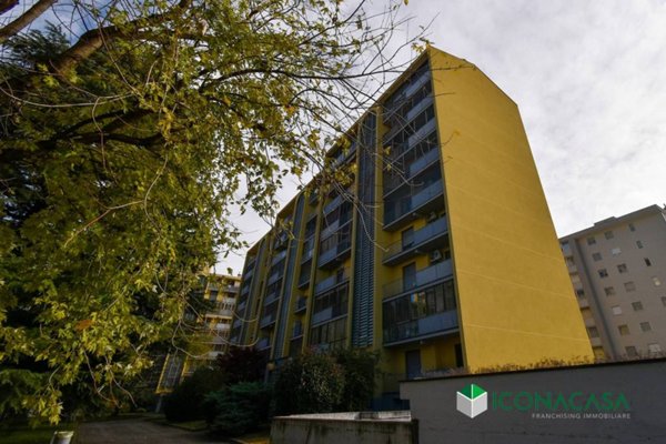 appartamento in vendita a Locate di Triulzi in zona Moro