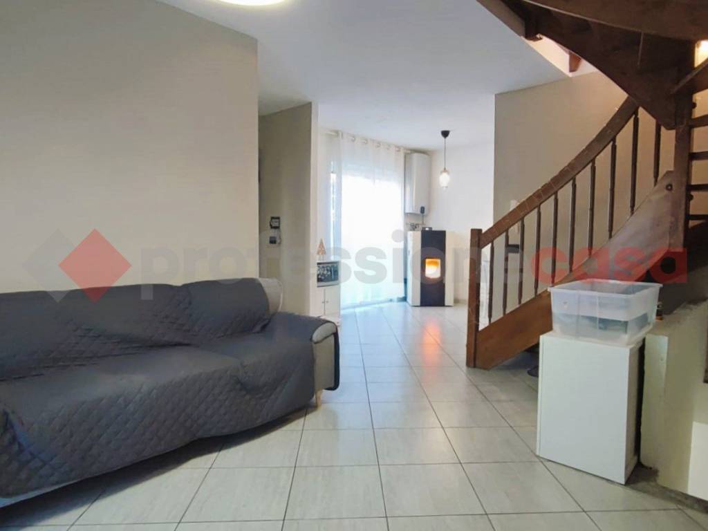 casa indipendente in vendita a Locate di Triulzi