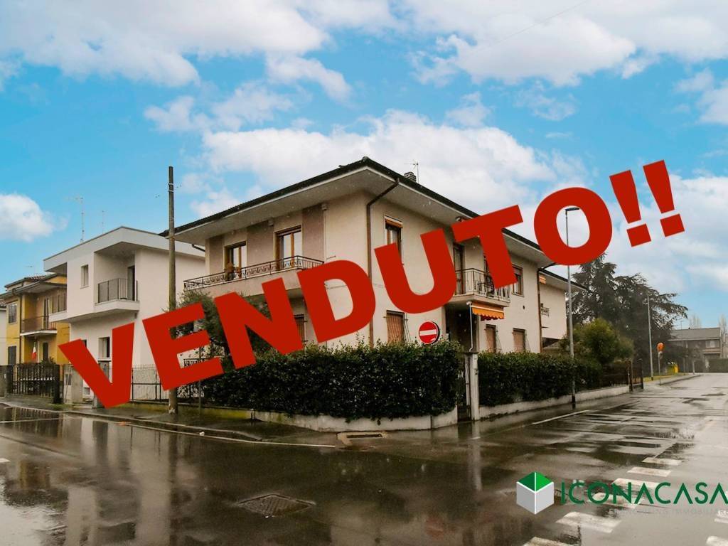 appartamento in vendita a Locate di Triulzi