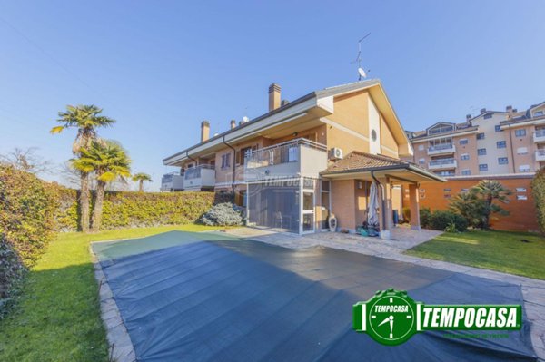 casa indipendente in vendita a Locate di Triulzi
