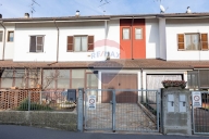 casa indipendente in vendita a Locate di Triulzi