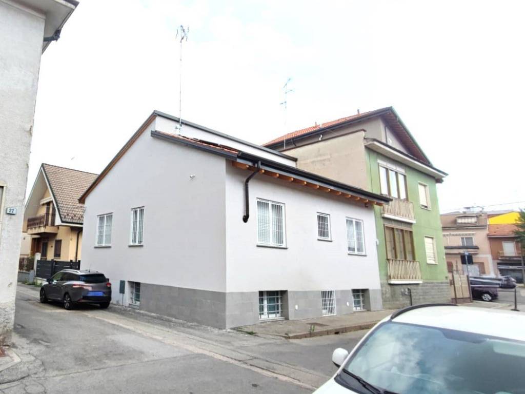 casa indipendente in vendita a Locate di Triulzi