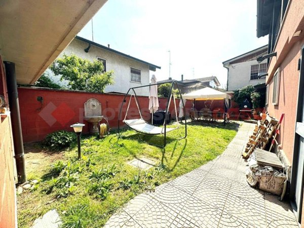 appartamento in vendita a Locate di Triulzi