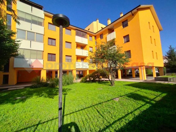 appartamento in vendita a Locate di Triulzi