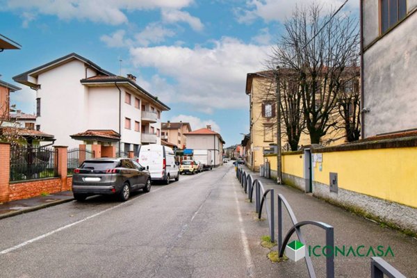 appartamento in vendita a Locate di Triulzi