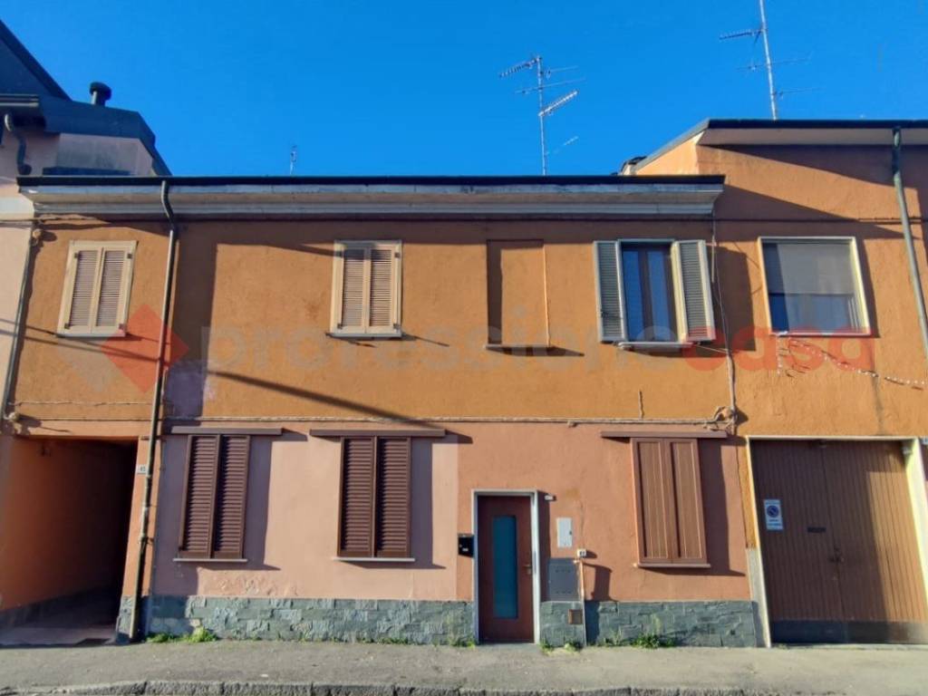 appartamento in vendita a Locate di Triulzi