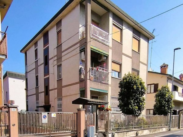 appartamento in vendita a Locate di Triulzi