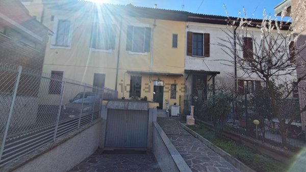 appartamento in vendita a Locate di Triulzi