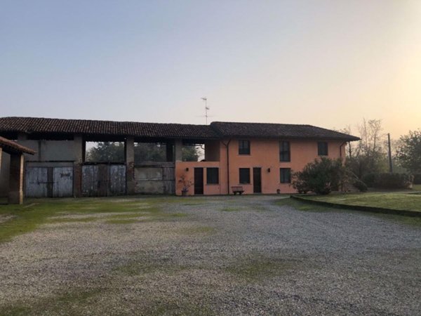 casa indipendente in vendita a Locate di Triulzi