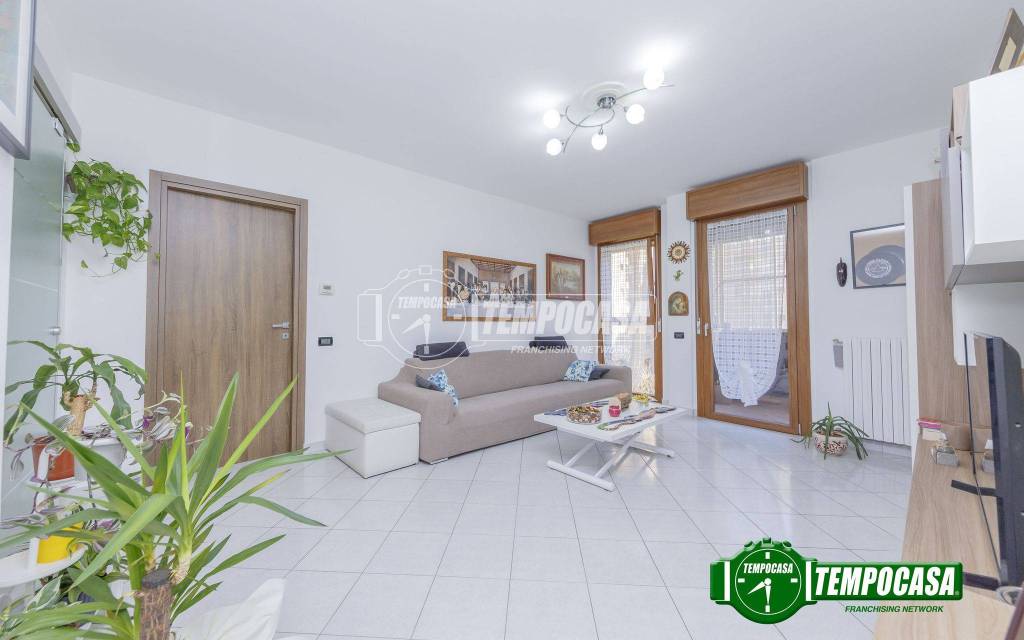appartamento in vendita a Locate di Triulzi in zona Moro