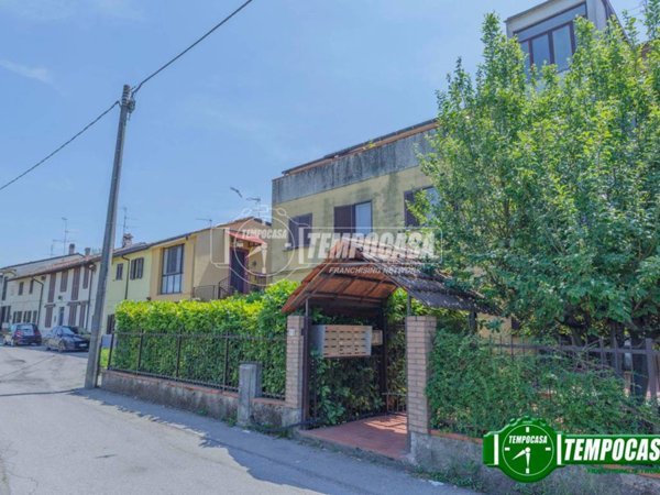 appartamento in vendita a Locate di Triulzi