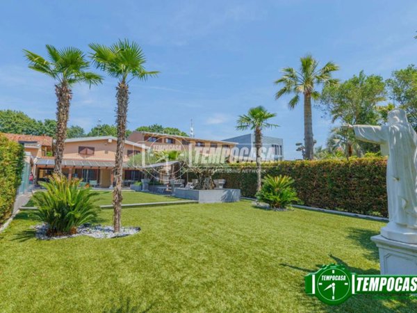 casa indipendente in vendita a Locate di Triulzi