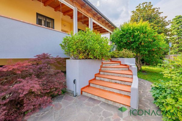 casa indipendente in vendita a Locate di Triulzi