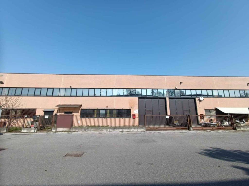 appartamento in vendita a Locate di Triulzi