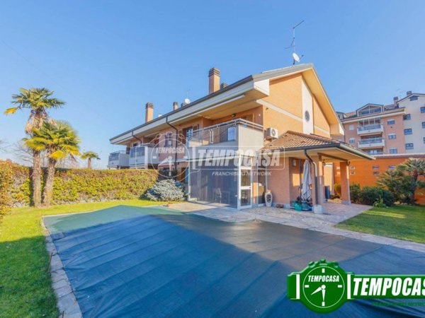 casa indipendente in vendita a Locate di Triulzi
