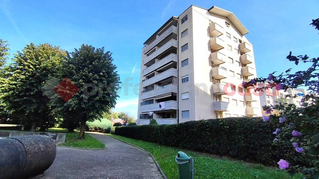 appartamento in vendita a Locate di Triulzi