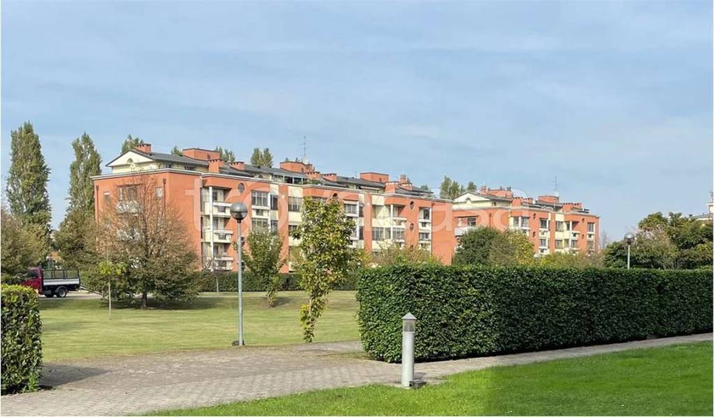 appartamento in vendita a Locate di Triulzi