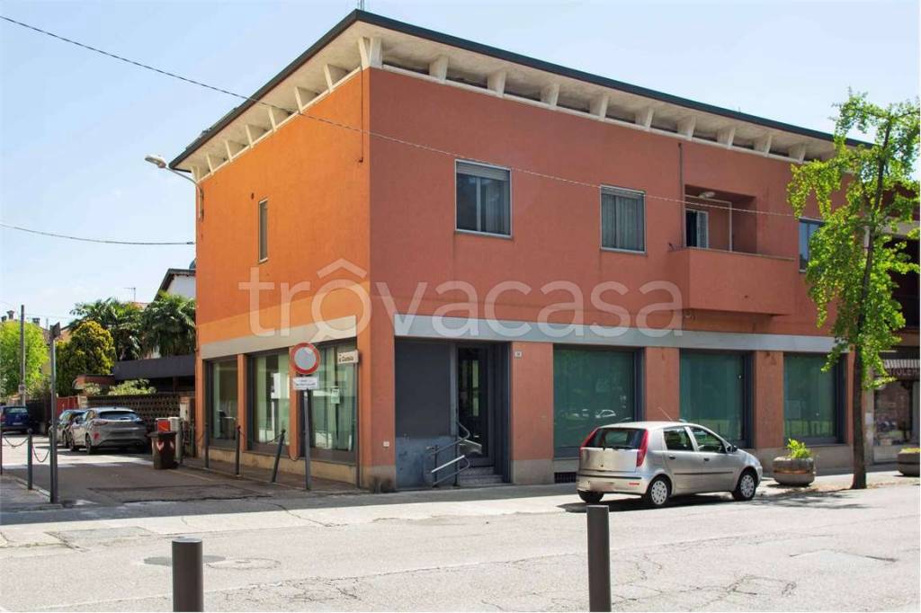 casa indipendente in vendita a Locate di Triulzi
