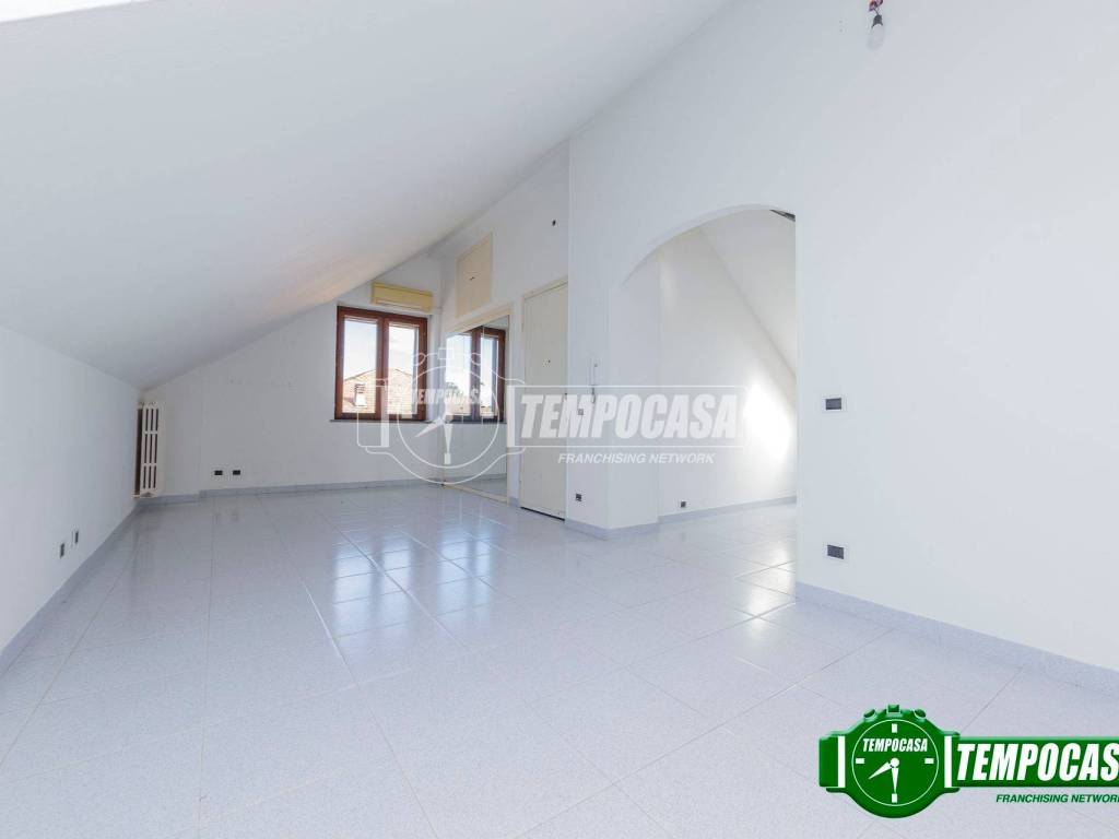 appartamento in vendita a Locate di Triulzi