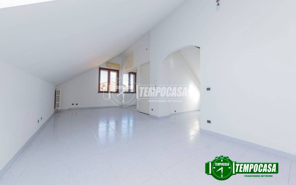 appartamento in vendita a Locate di Triulzi