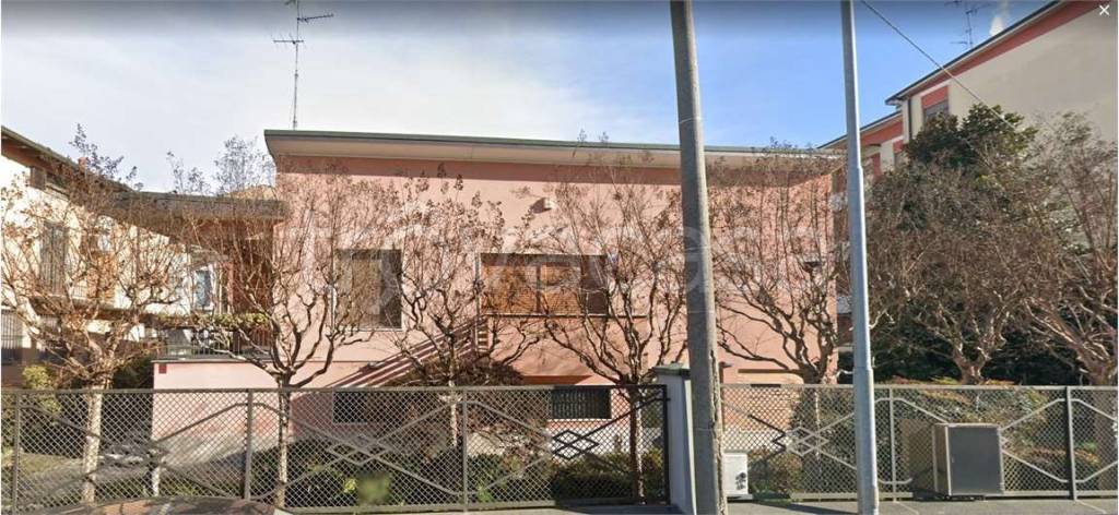casa indipendente in vendita a Locate di Triulzi