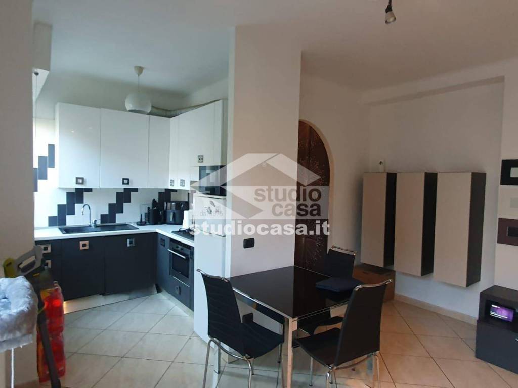 appartamento in vendita a Locate di Triulzi