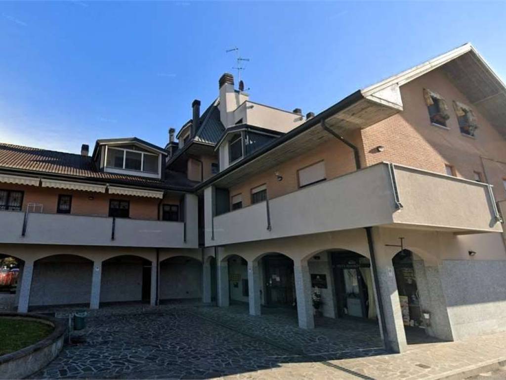 appartamento in vendita a Locate di Triulzi