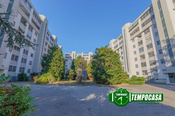 appartamento in vendita a Locate di Triulzi in zona Moro