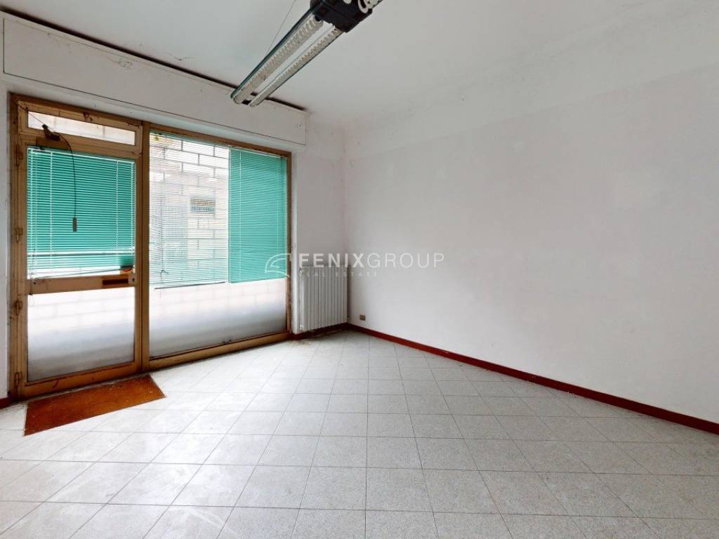 negozio in vendita a Locate di Triulzi