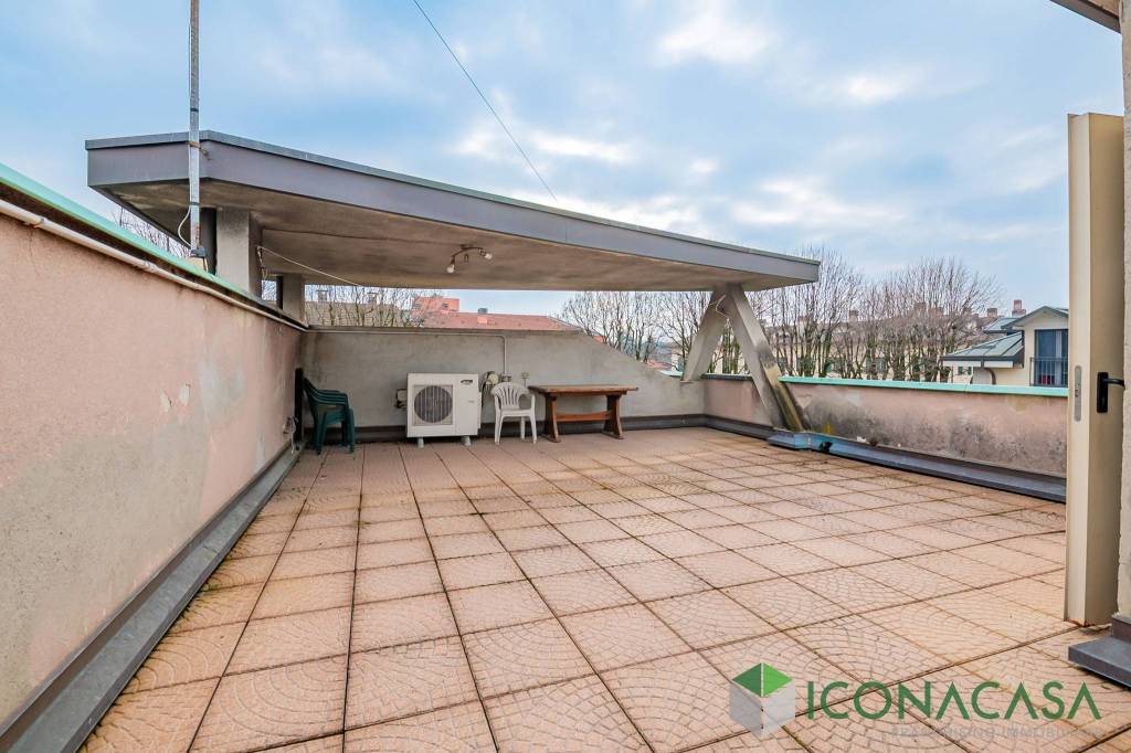 appartamento in vendita a Locate di Triulzi