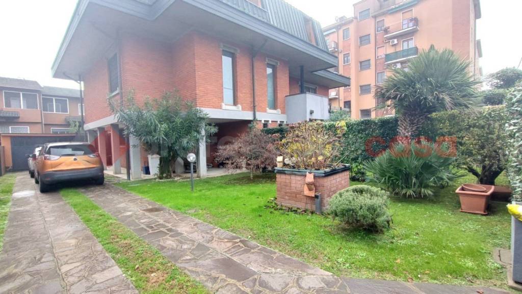 appartamento in vendita a Locate di Triulzi