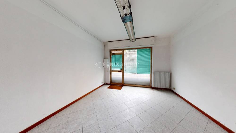 negozio in vendita a Locate di Triulzi