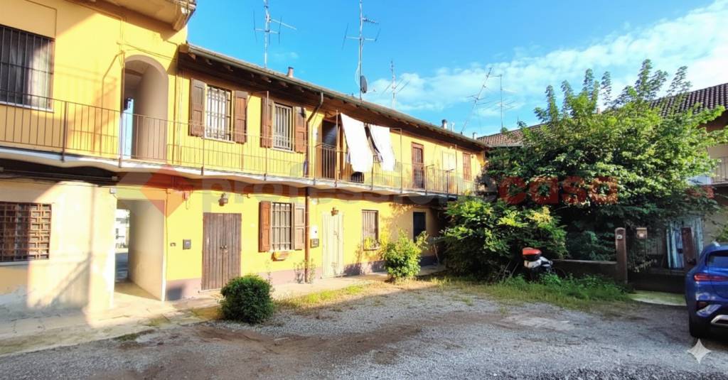 appartamento in vendita a Locate di Triulzi