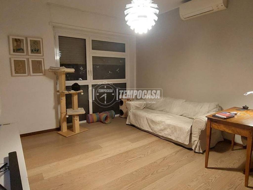 appartamento in vendita a Locate di Triulzi