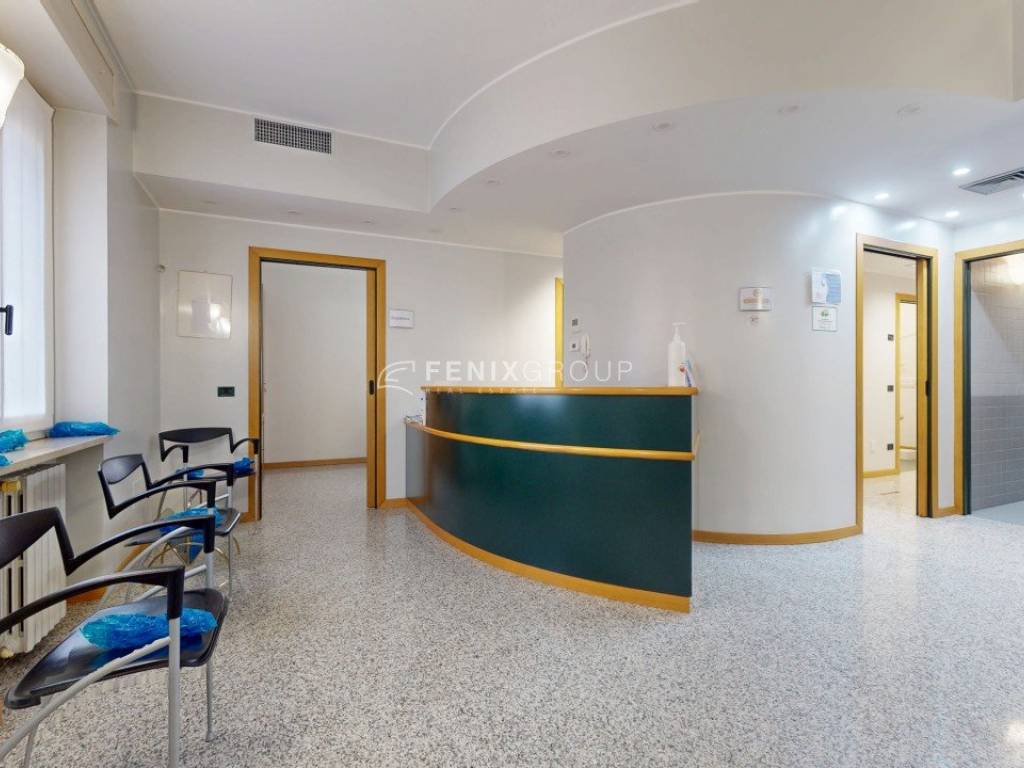 ufficio in vendita a Locate di Triulzi