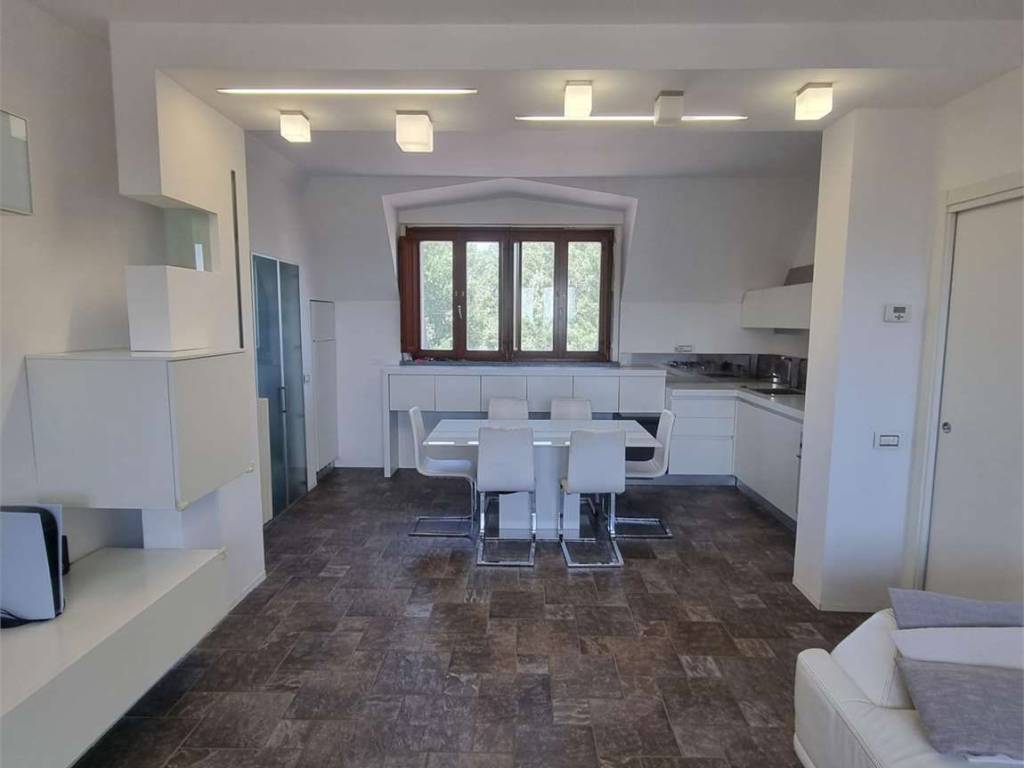 appartamento in vendita a Locate di Triulzi