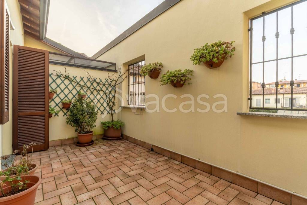 appartamento in vendita a Locate di Triulzi