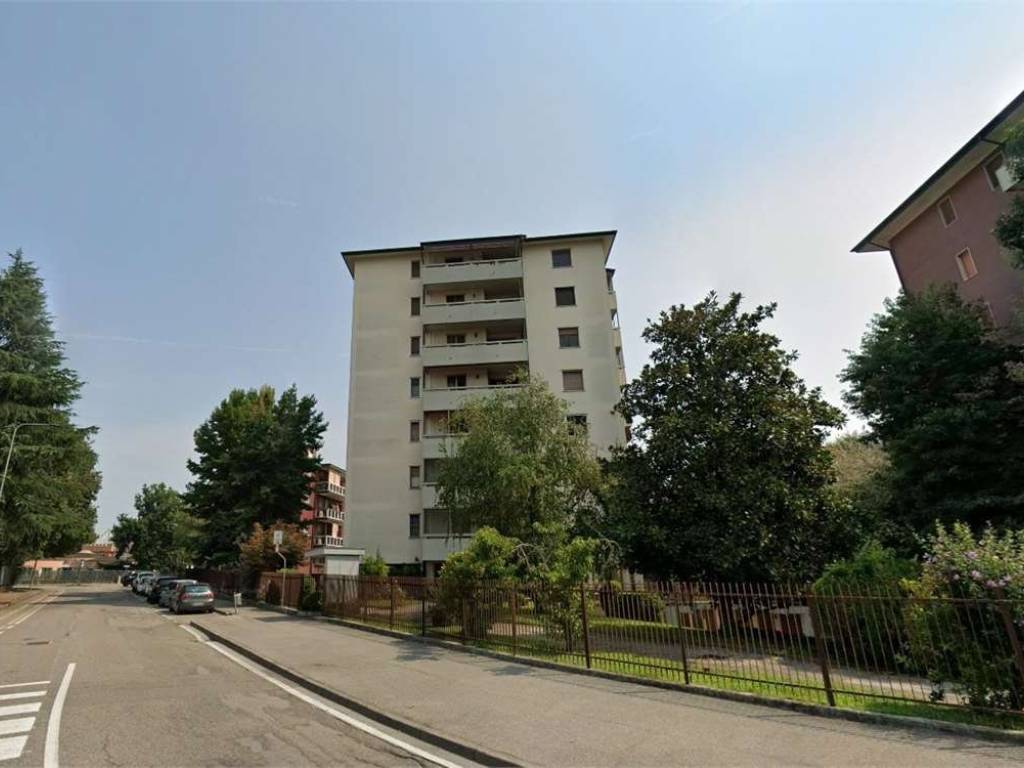 appartamento in vendita a Locate di Triulzi