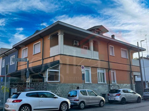 casa indipendente in vendita a Locate di Triulzi