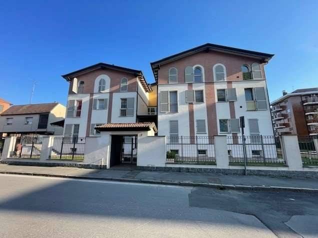 appartamento in vendita a Locate di Triulzi