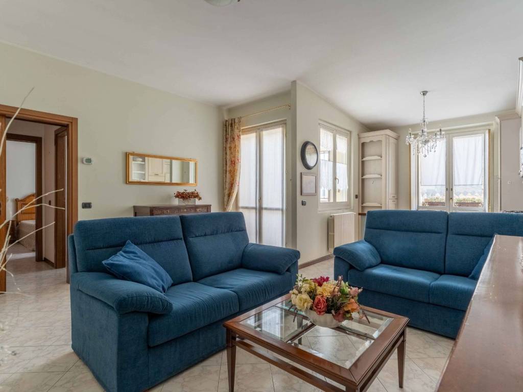 appartamento in vendita a Locate di Triulzi