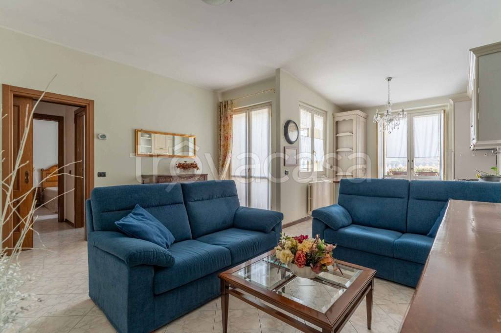 appartamento in vendita a Locate di Triulzi