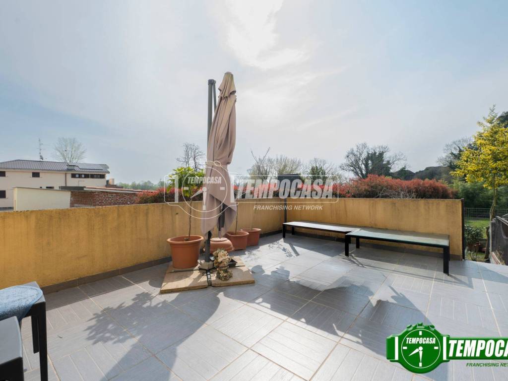 appartamento in vendita a Locate di Triulzi