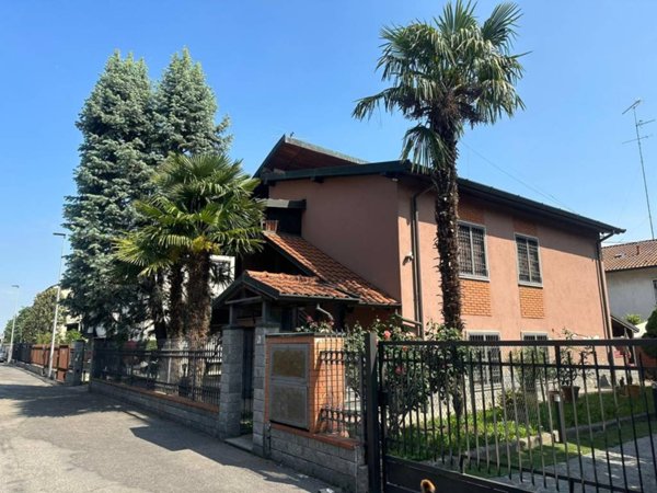 casa indipendente in vendita a Locate di Triulzi