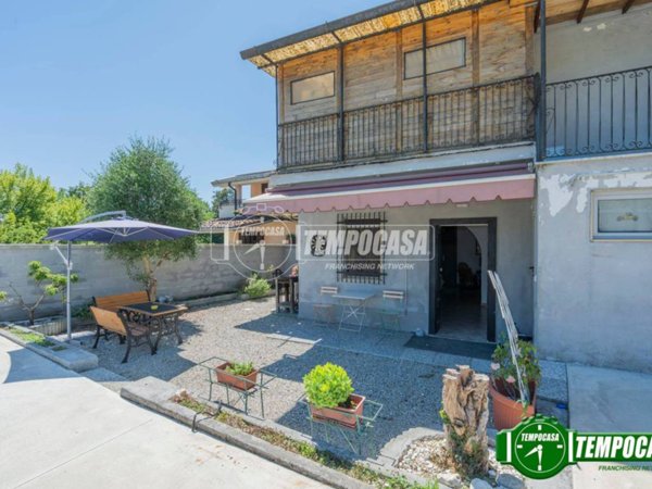 casa indipendente in vendita a Locate di Triulzi