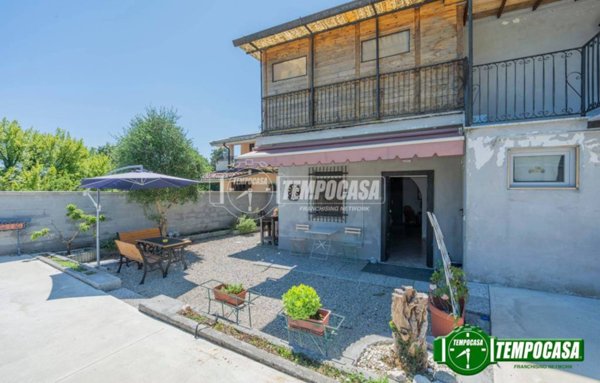casa indipendente in vendita a Locate di Triulzi
