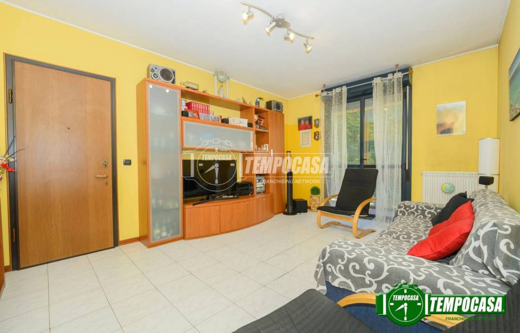 appartamento in vendita a Locate di Triulzi in zona Moro