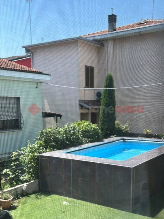 casa indipendente in vendita a Locate di Triulzi in zona Moro